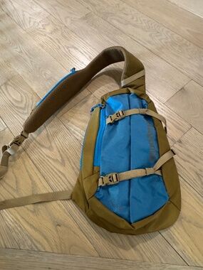 Patagonia 8L Atom Sling - with water bag